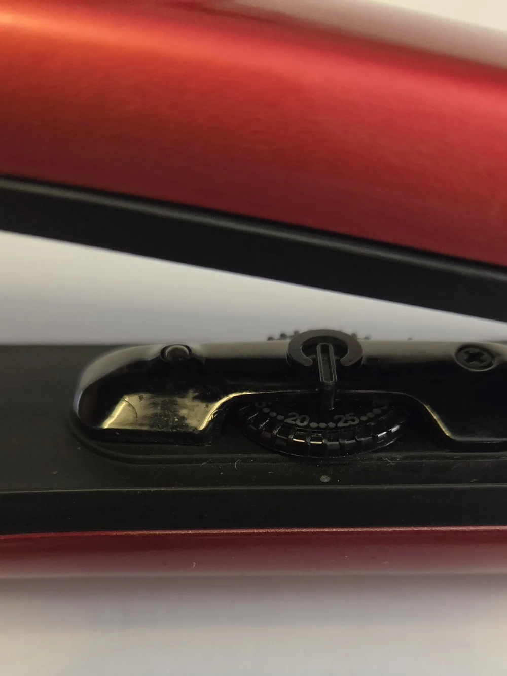 Revlon Red Hair Straightener - Sleek Ceramic Flat Iron